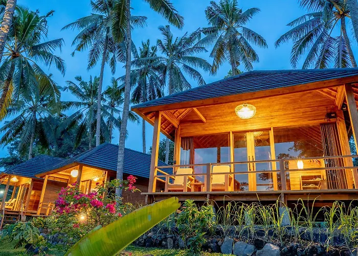 Villa Taman Swarga & *