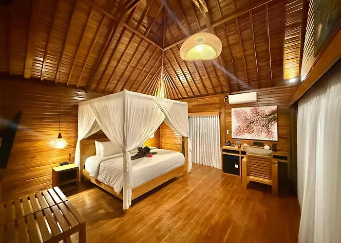 Villa Taman Swarga & *